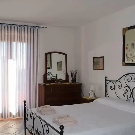 La Casa Del Viaggiatore Holiday home Codrongianos